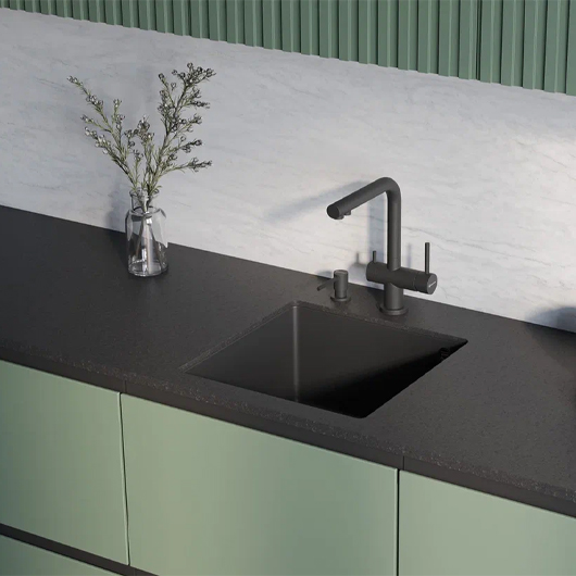 Смеситель для кухни Omoikiri Nagano BL-P черный (4974047)