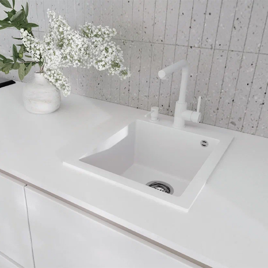 Смеситель для кухни Omoikiri Nakagawa WH-P белый (4974310)