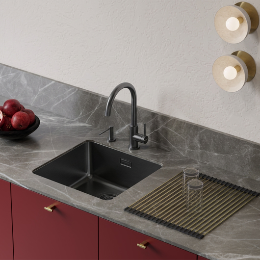 Смеситель для кухни Omoikiri Shinagawa Slim GM вороненая сталь (4994517)